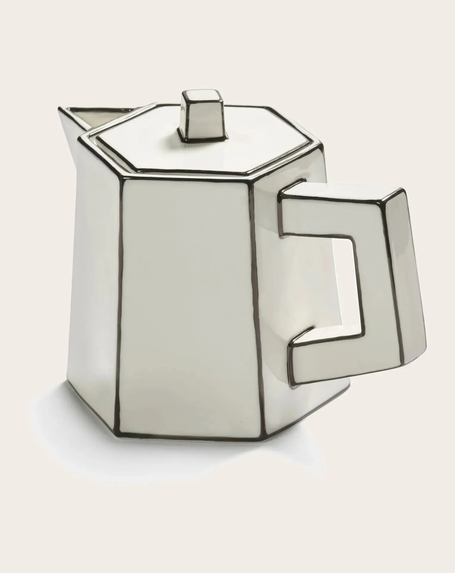 Carte blanche teapot