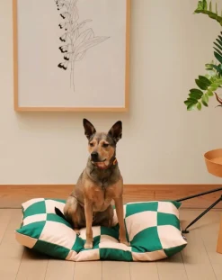 Checkered dog mattress