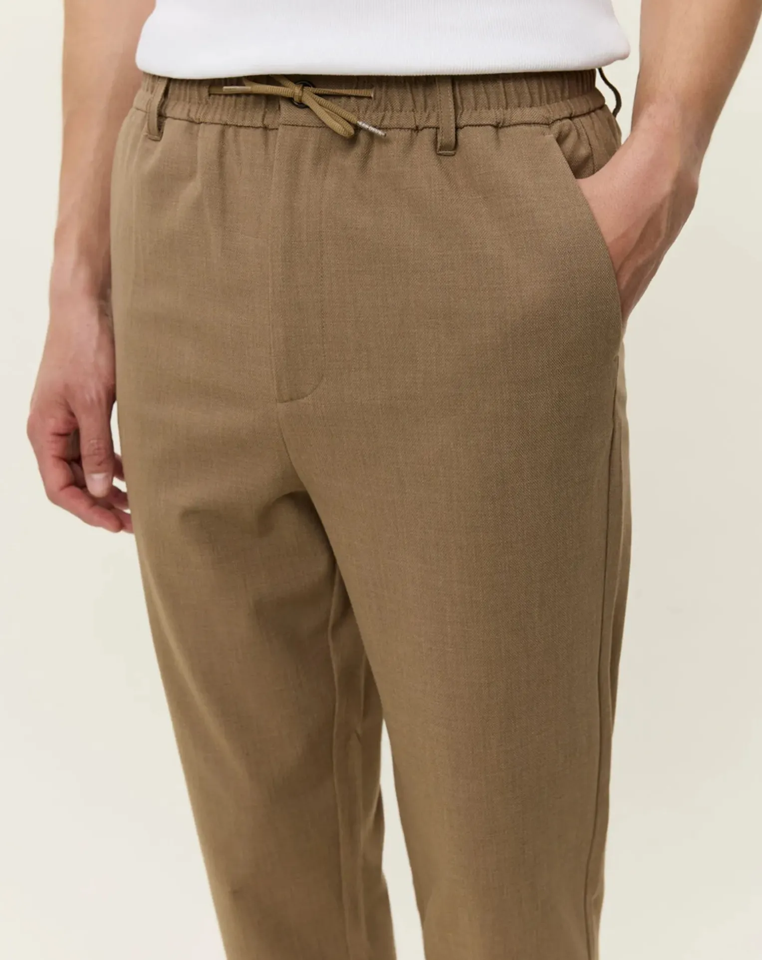 Como Textured Tapered Pants