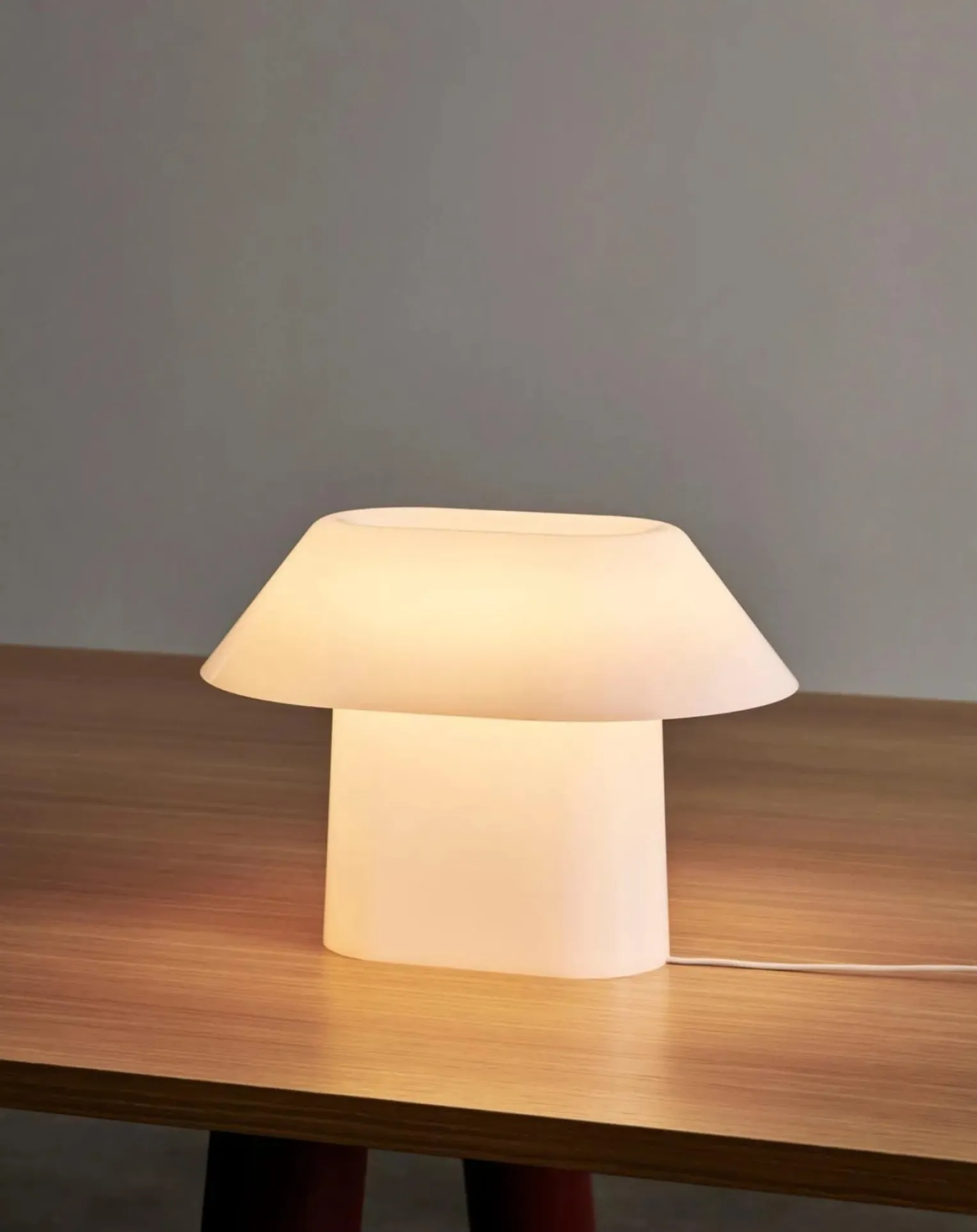 Drome table lamp