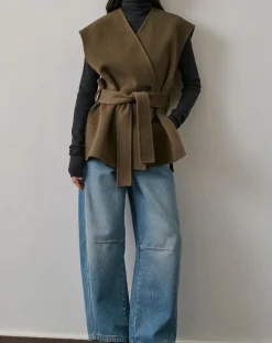 Evasion Wool Sleeveless Jacket