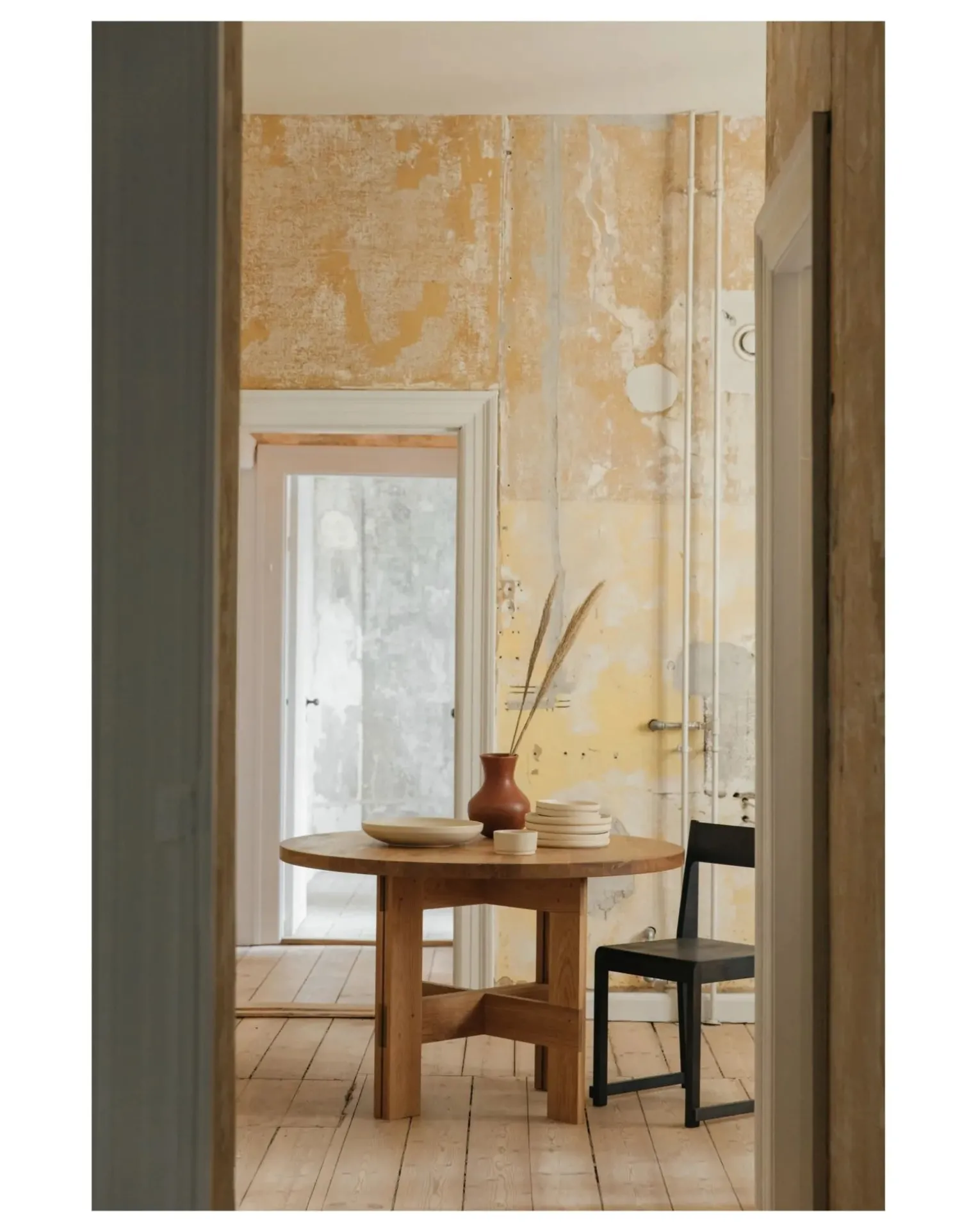 Farmhouse Round Wooden Table