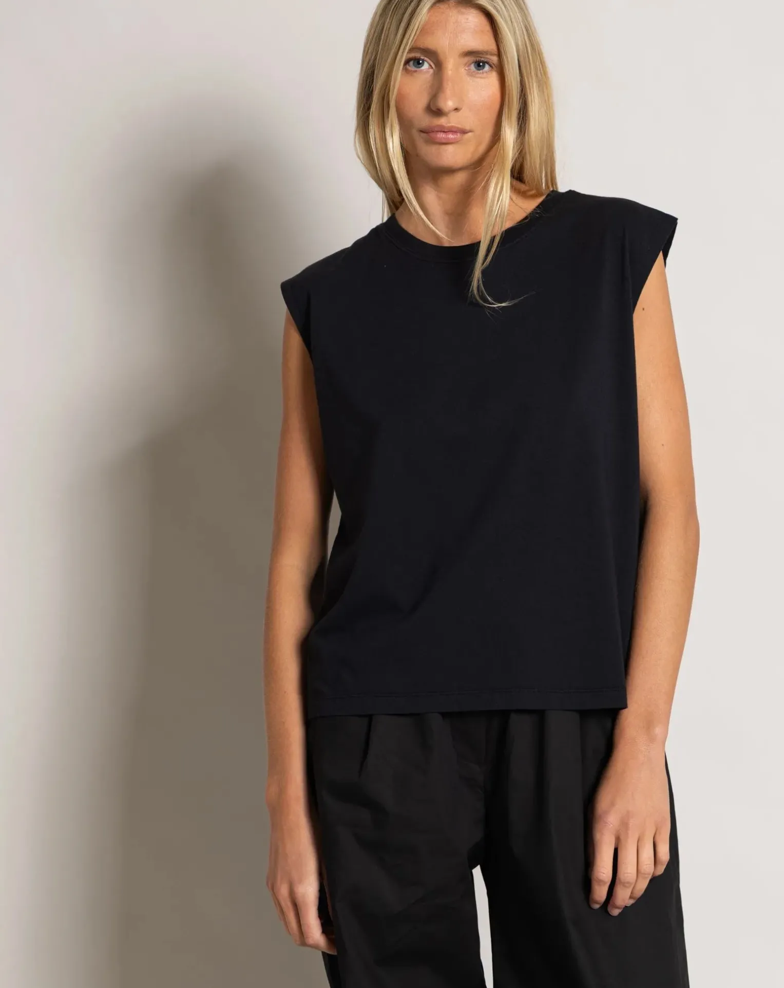 Freja organic cotton sleeveless T-shirt