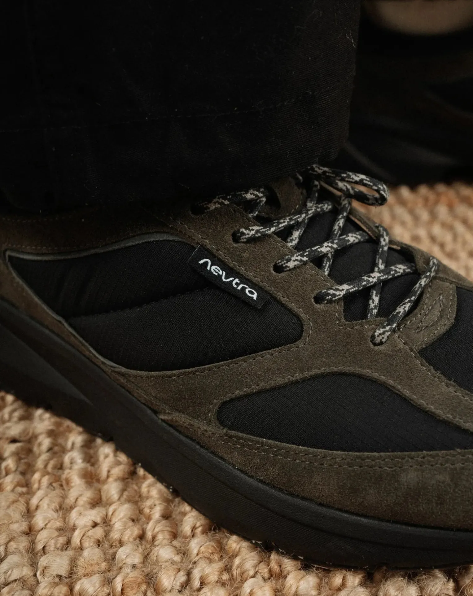 Hakone V.2 Ristop RV2006-010 Lace-Up Sneakers