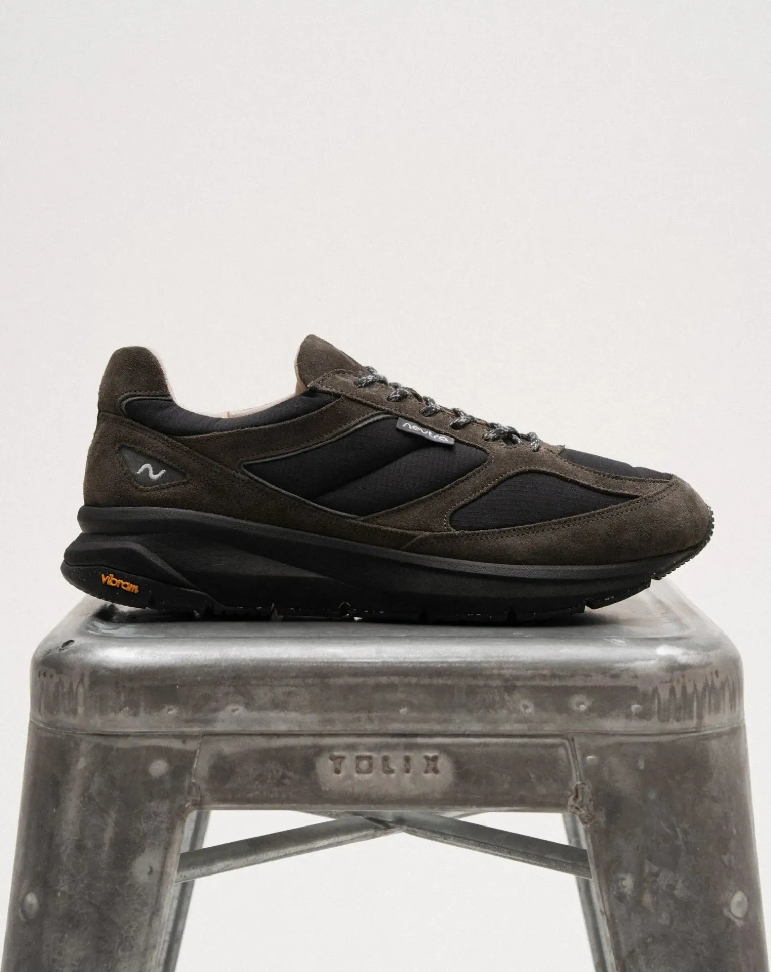 Hakone V.2 Ristop RV2006-010 Lace-Up Sneakers