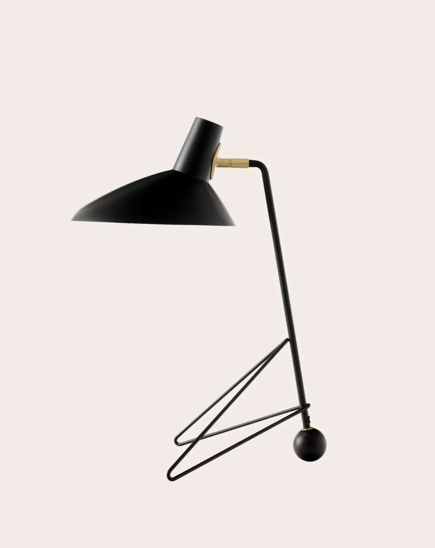 HM9 Tripod table lamp, Hvidt & Mølgaard
