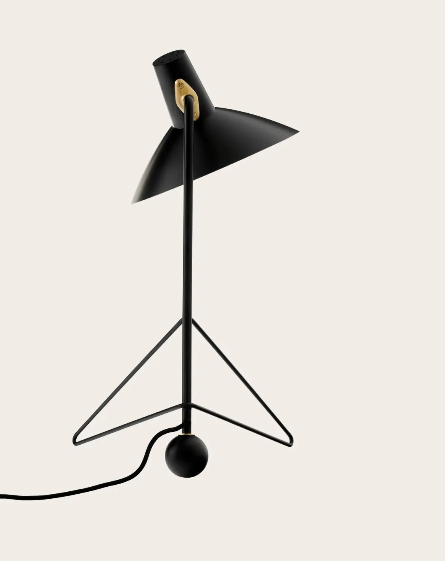HM9 Tripod table lamp, Hvidt & Mølgaard