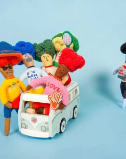 Hooman Surfer digging toy