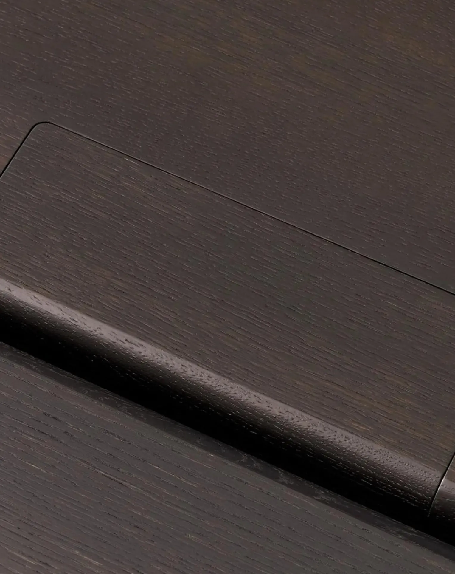 Ita OS1 dining table