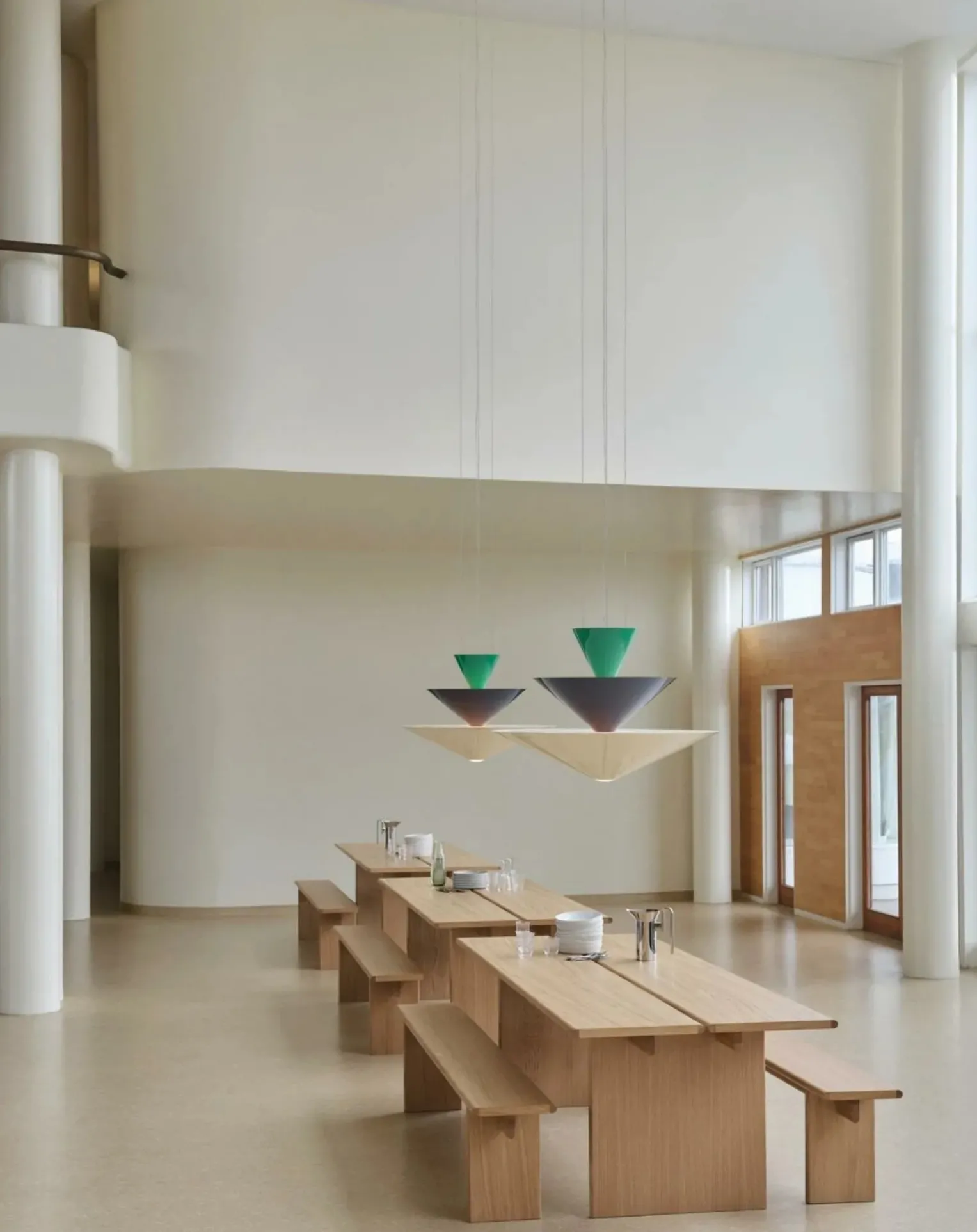 Ita OS1 dining table