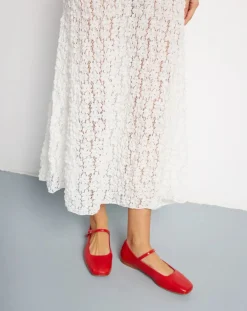 Julieta patent ballerinas