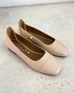 Leather ballerinas
