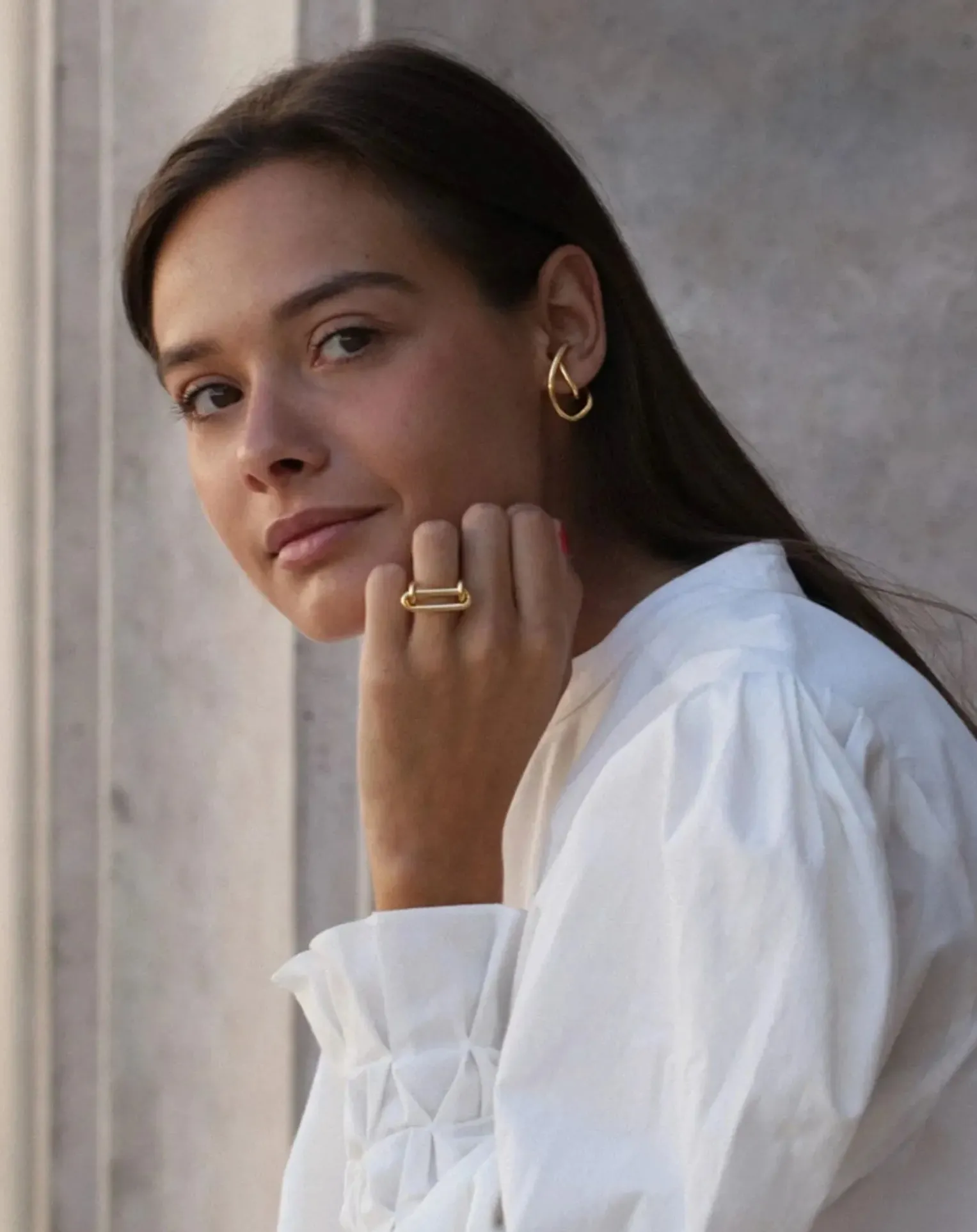 L'Insolite gold-plated ring