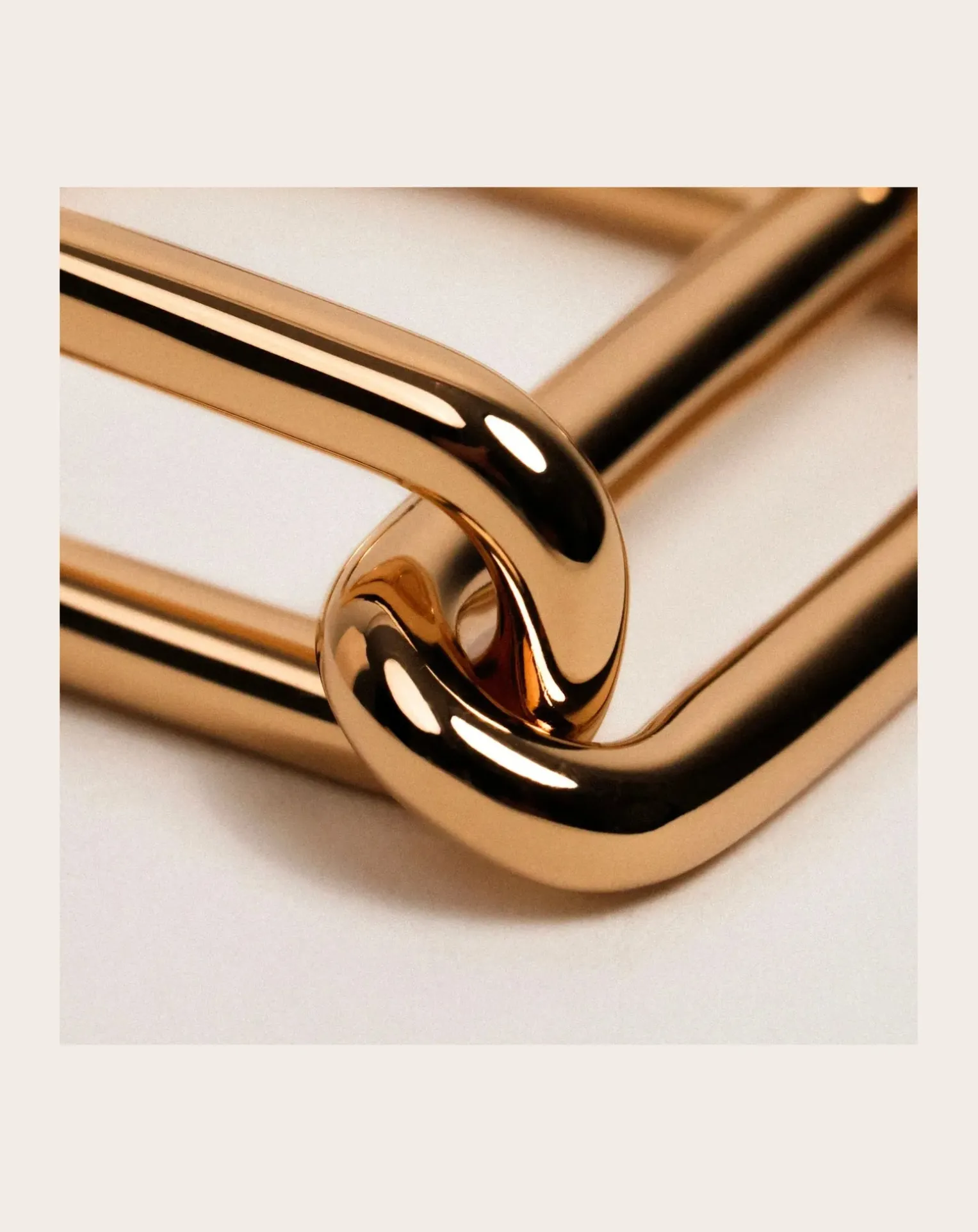 L'Insolite gold-plated ring