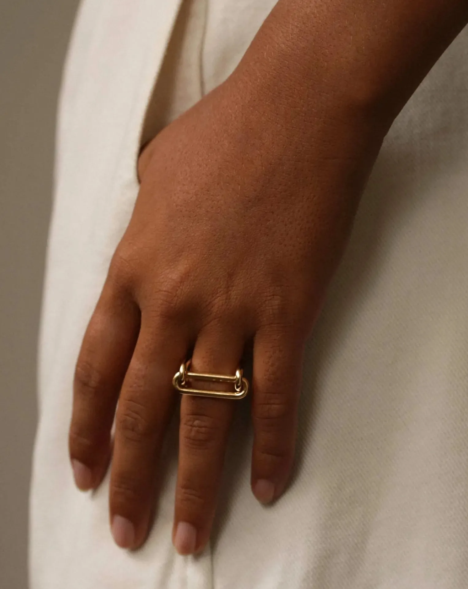 L'Insolite gold-plated ring