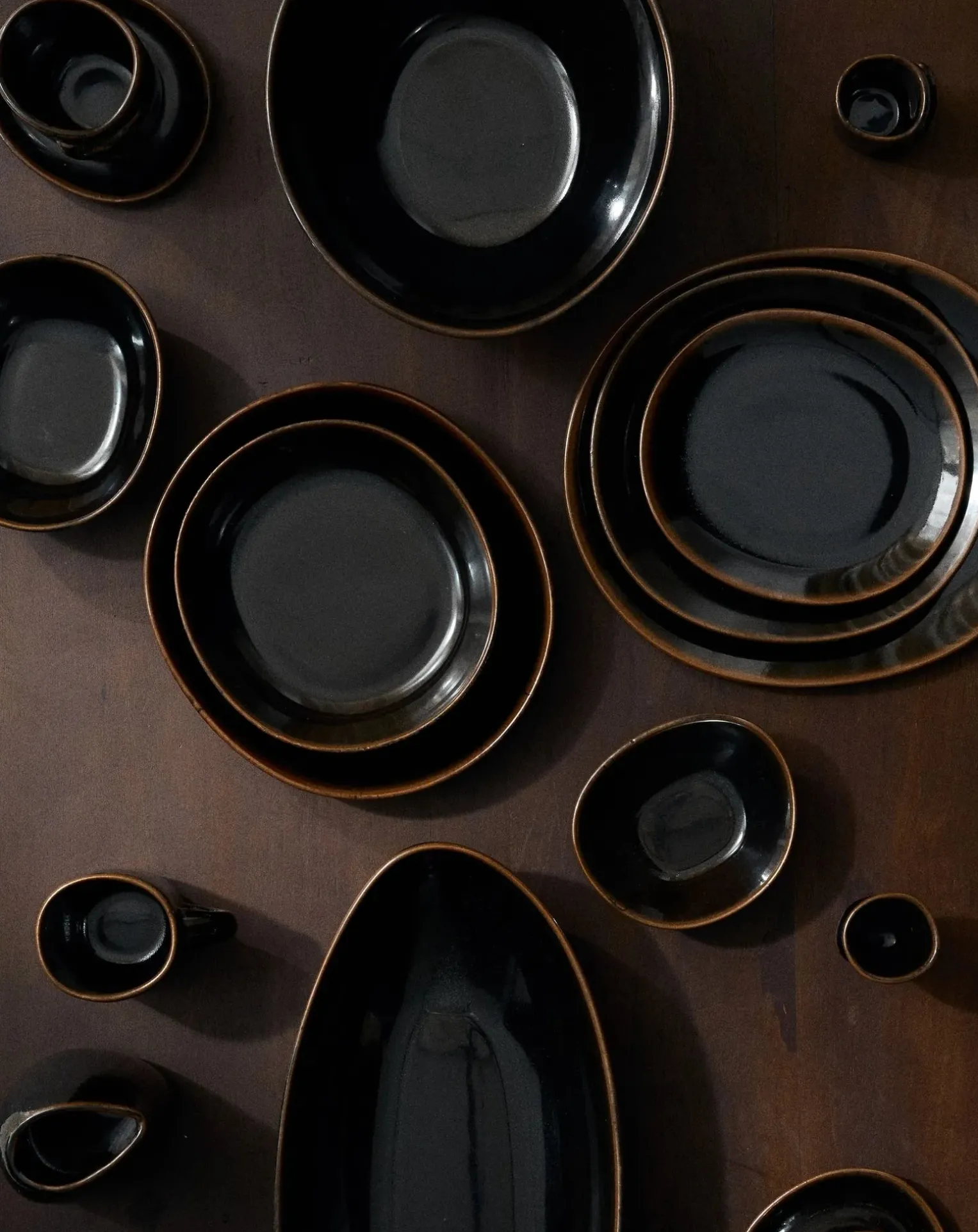 Out of lines plates, Uncharted - Set of 2