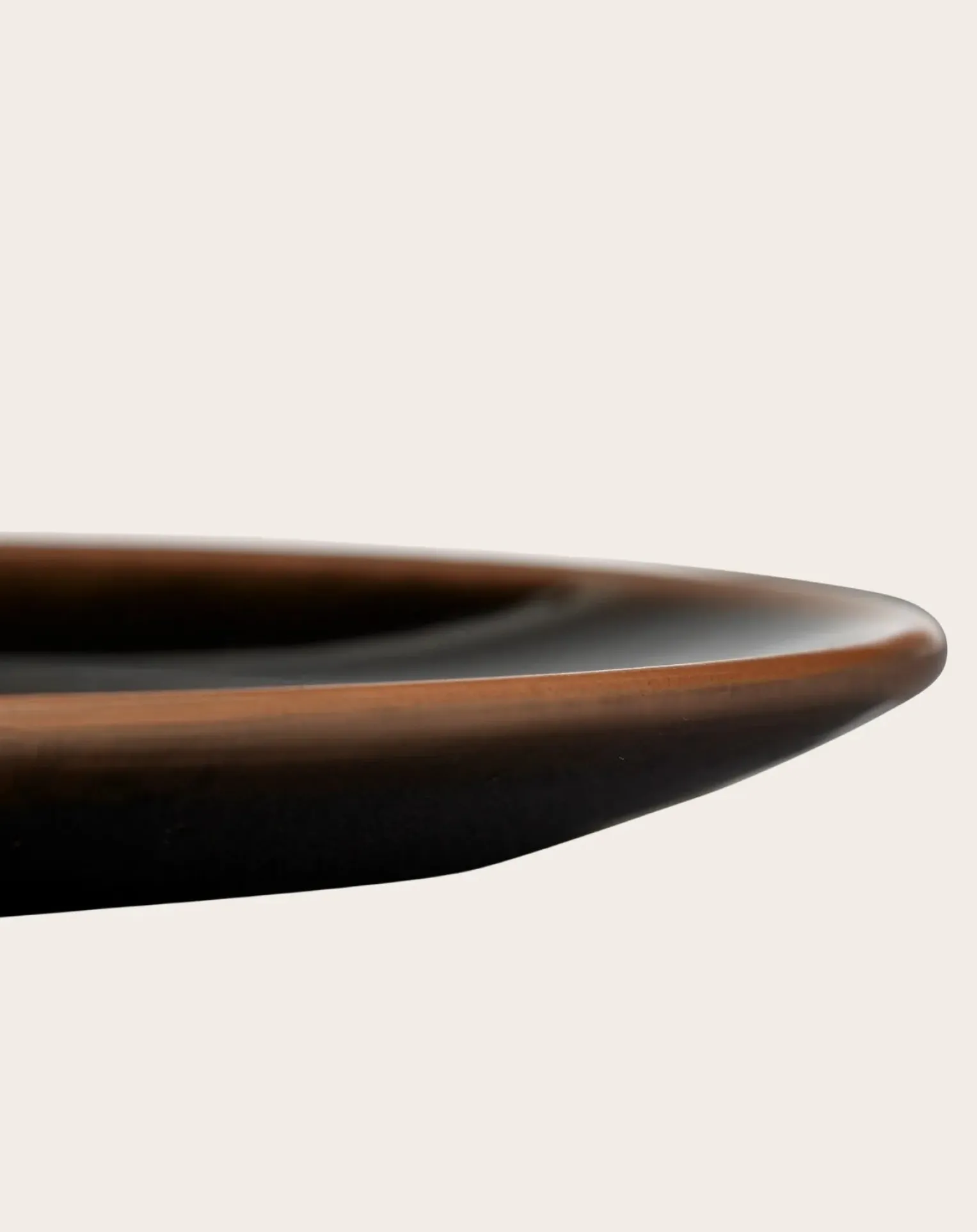 Out of lines plates, Uncharted - Set of 2