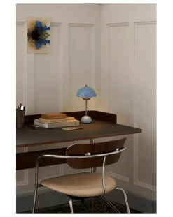 Pavilion AV17 Desk, Chrome Base