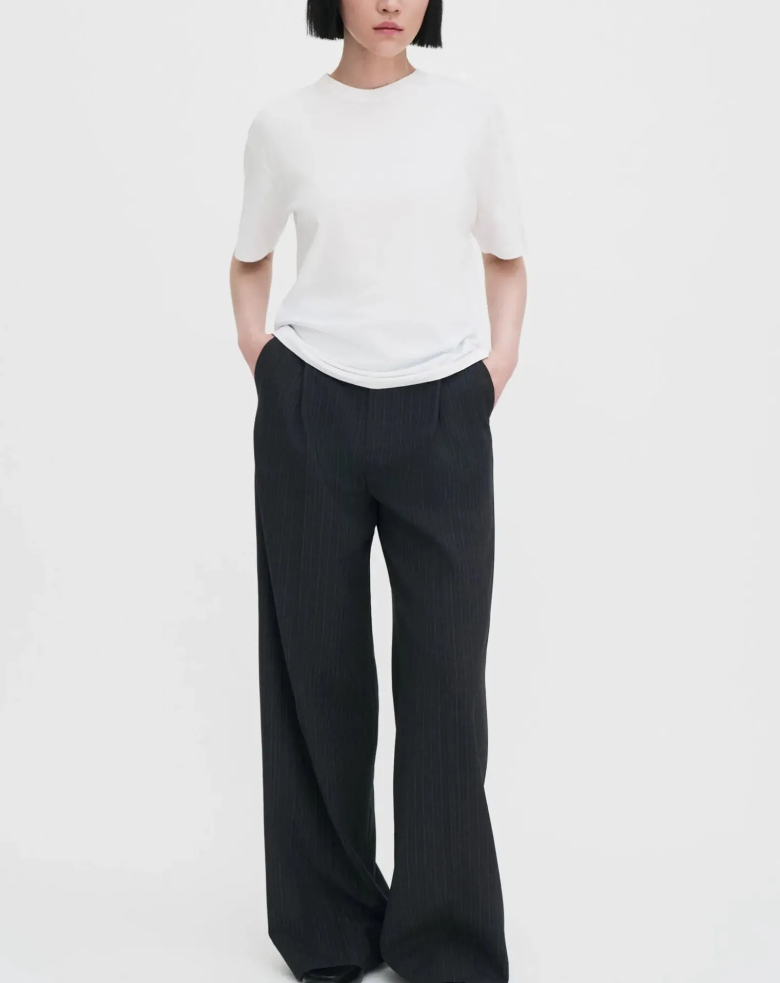 Short-sleeved cotton T-shirt