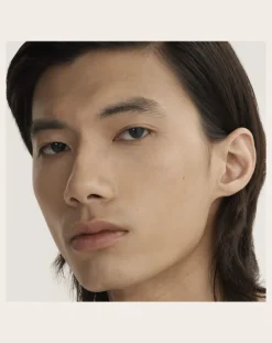 Softlight smoothing foundation