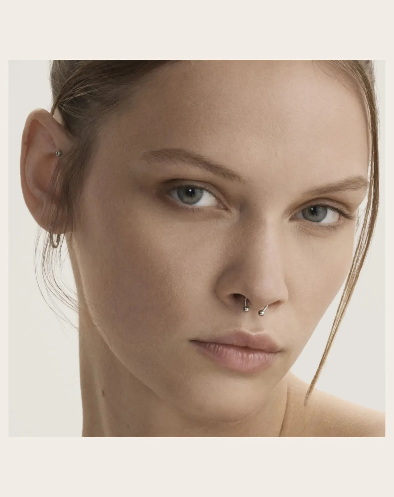 Softlight smoothing foundation