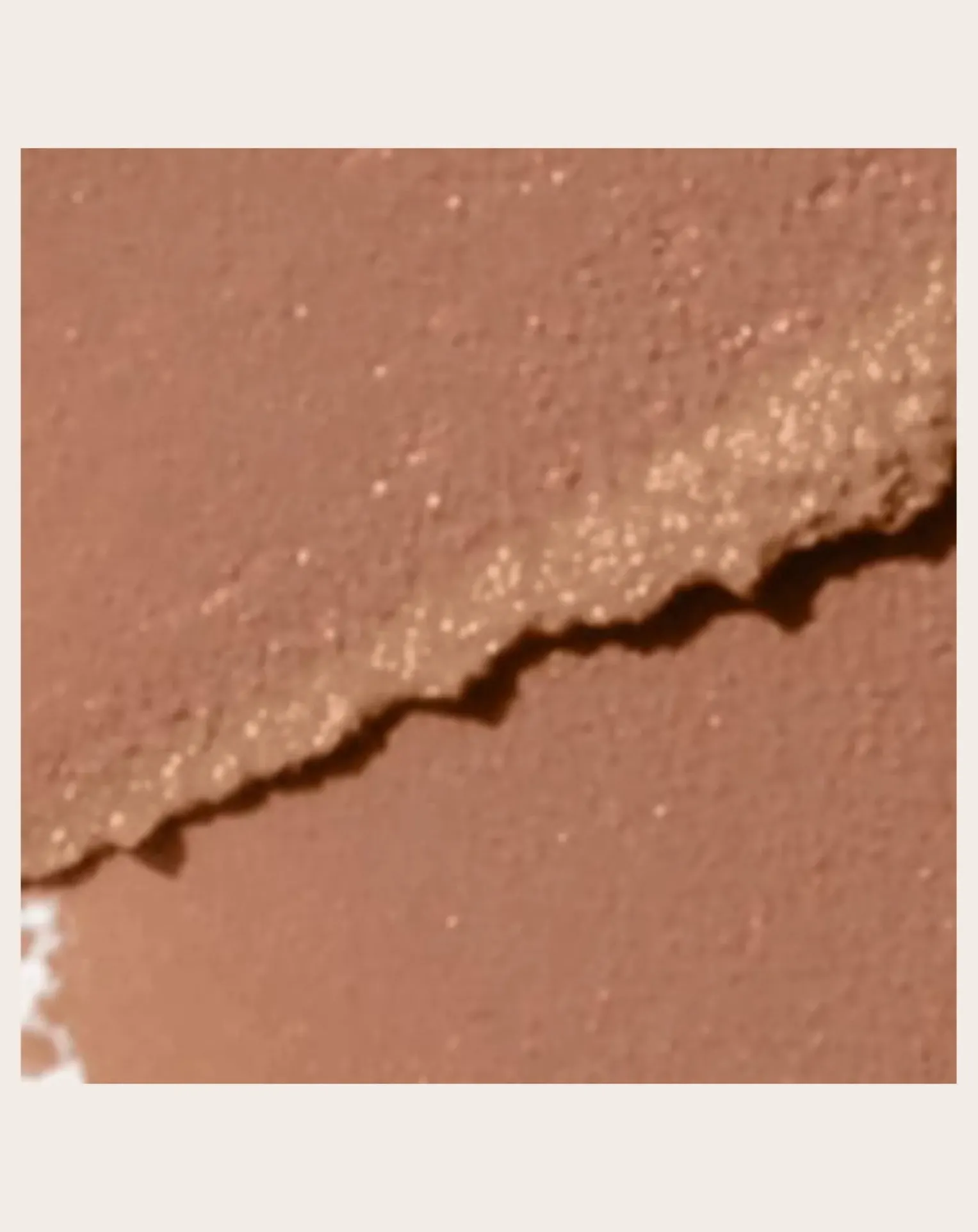 Solar Infusion soft-focus bronzer