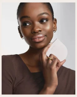 Solar Infusion soft-focus bronzer