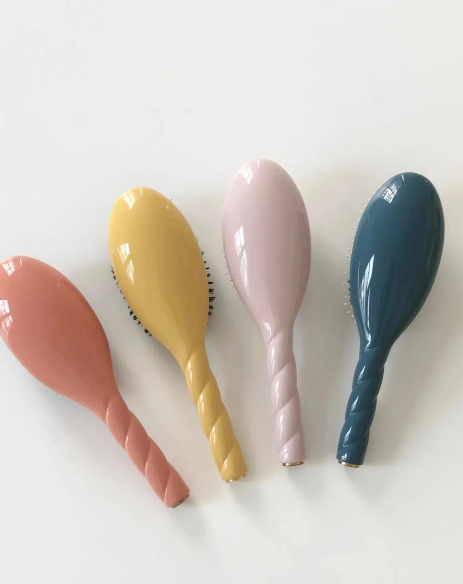 The Essential Soft N°03 Hairbrush - Sensitive Scalp