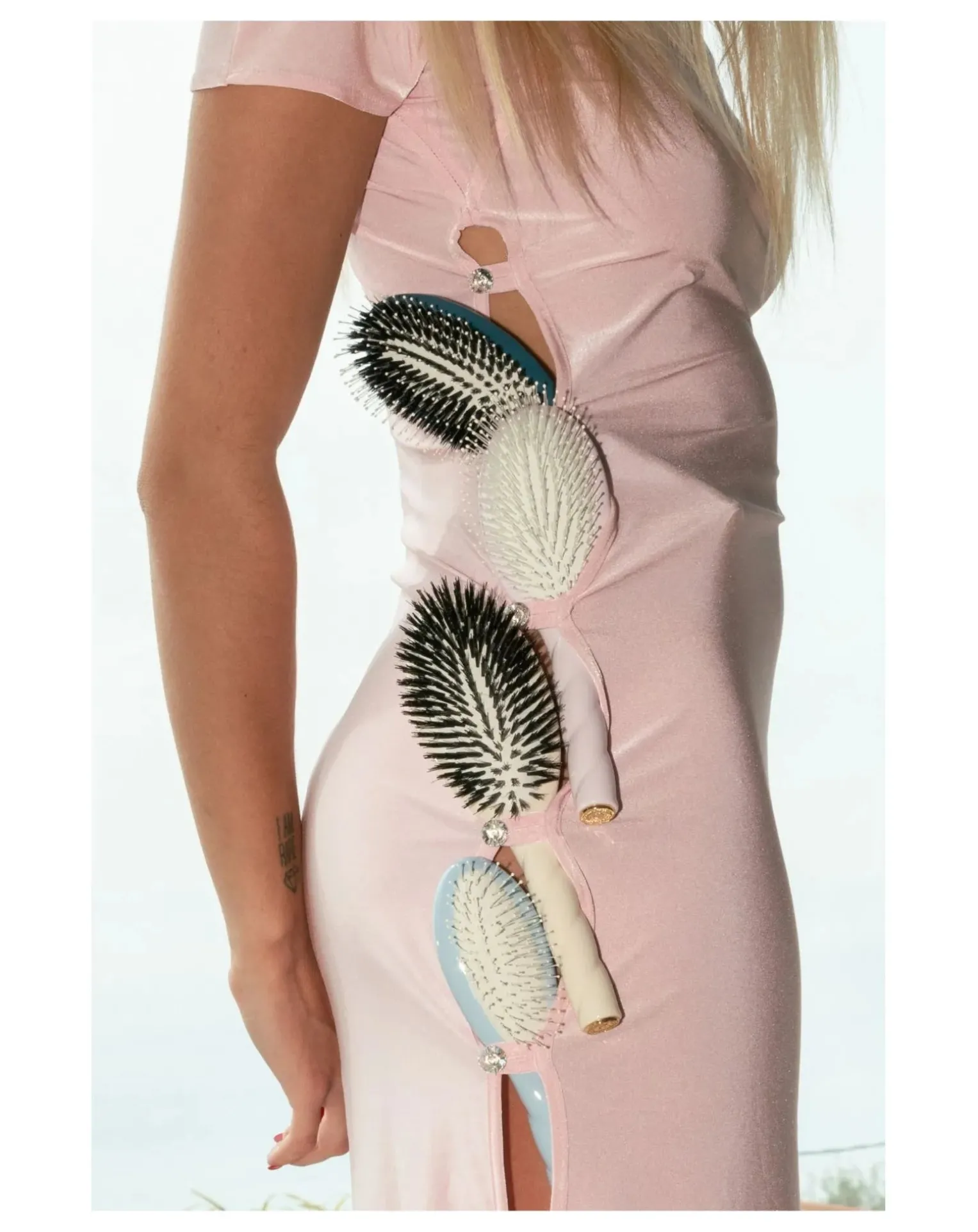 The Miracle N°4 Hairbrush - Detangling & Massaging