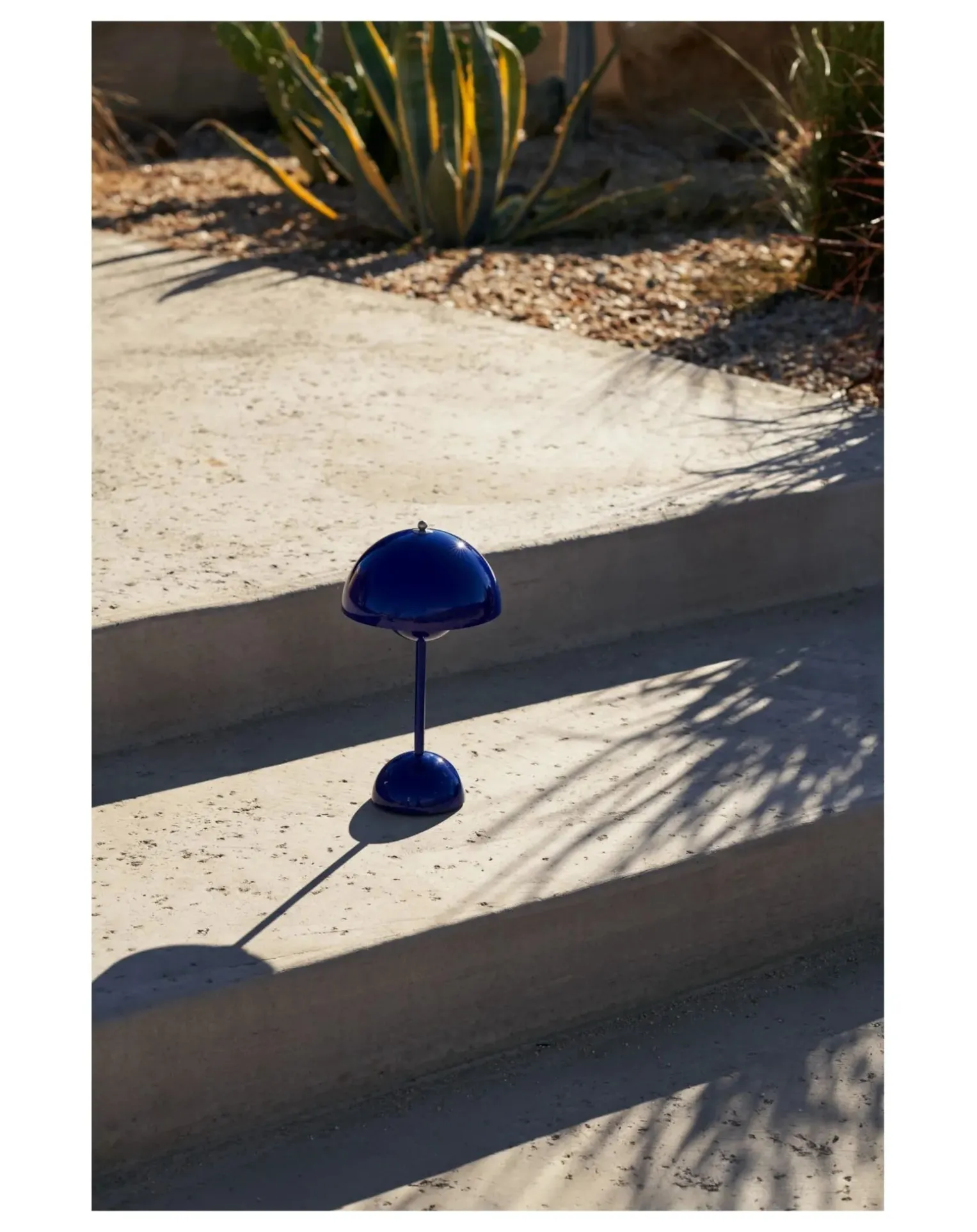 VP9 Flowerpot Portable Table Lamp, Vernon Panton