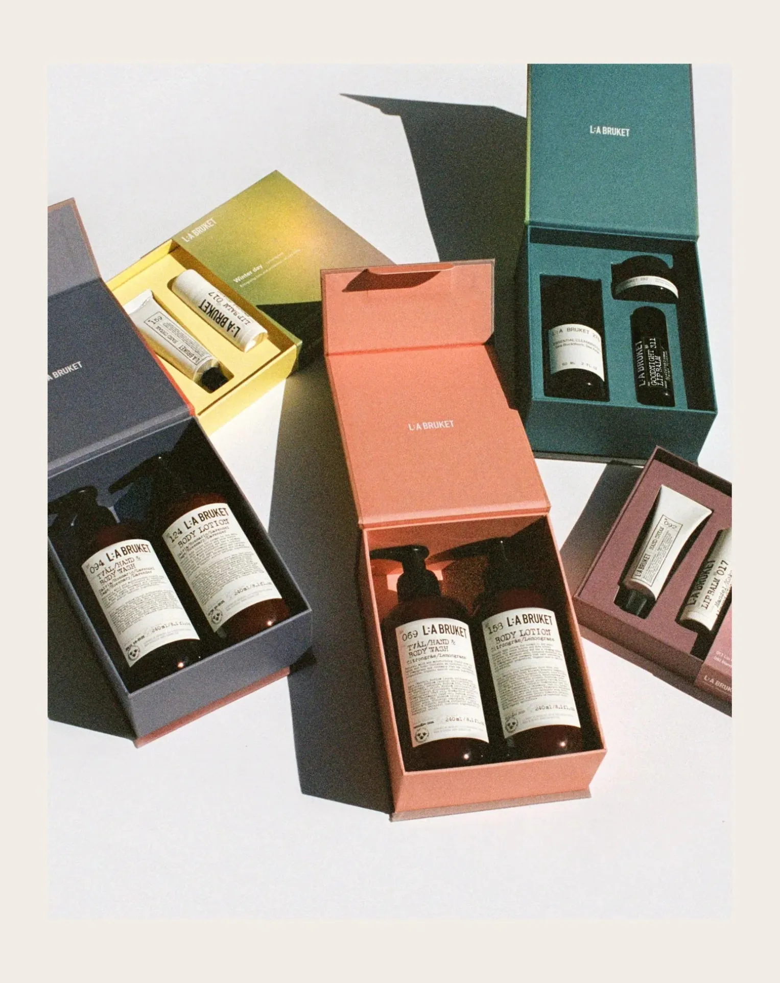 Winter Day duo lip and hand set 017 & 158