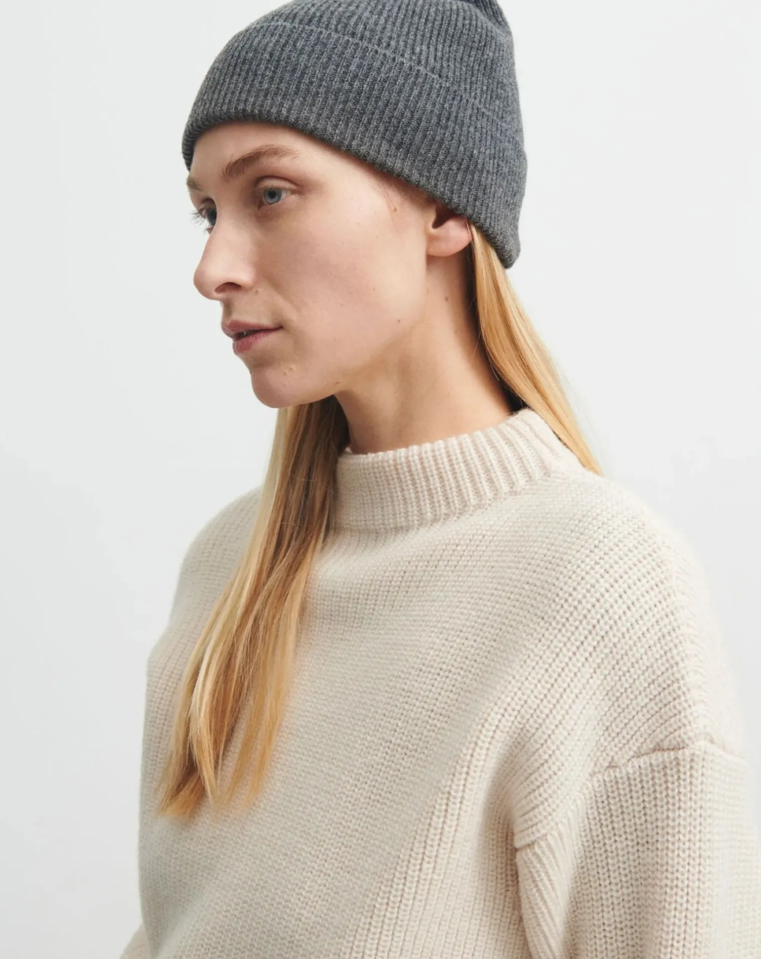Wool hat - Women's collection