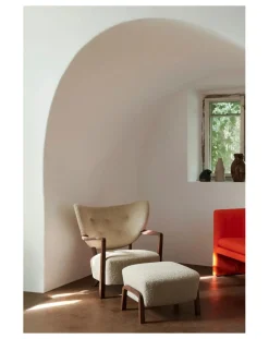 Wulff ATD3 Ottoman - Walnut Wood Legs