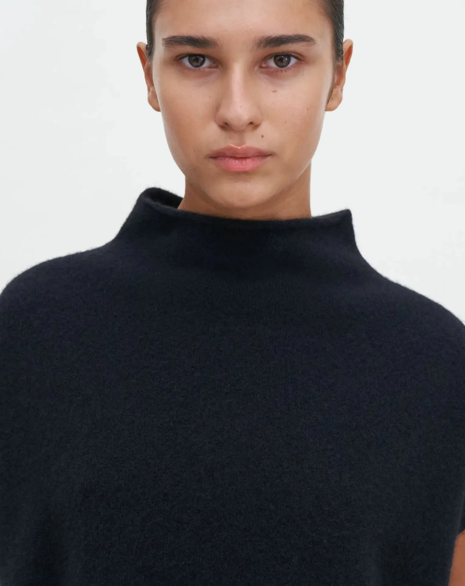Ximena stand-up collar sweater in Yak wool